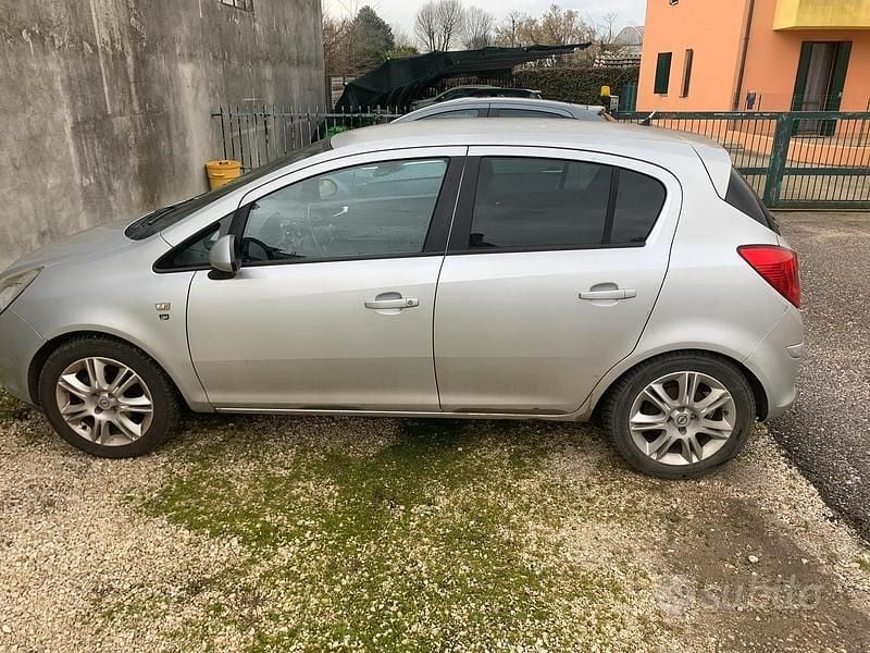 Usata Opel Corsa 2009 Grigio Utilitaria