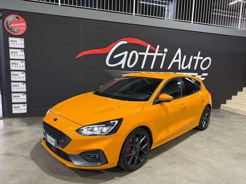 Usata Ford Focus 280 CV (205 kW) 2021 Arancione Berlina