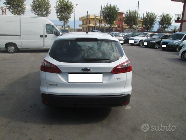 Usata Ford Focus 115 CV (84 kW) 2013 Bianco Station wagon