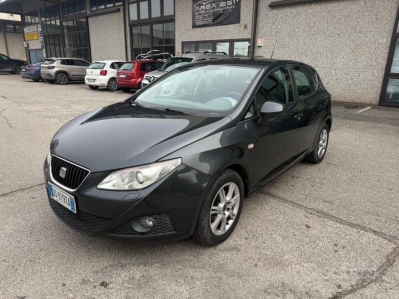 Grigio Usata 2008 Seat Ibiza Stylance Tre volumi | 3500 € (Buon prezzo) - Immagine 1/4