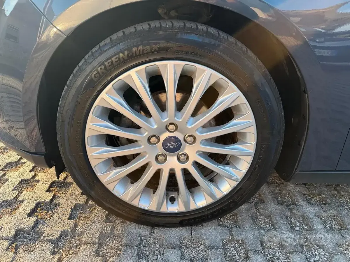 Usata Ford Focus Titanium 115 CV (84 kW) 2011 Grigio Station wagon