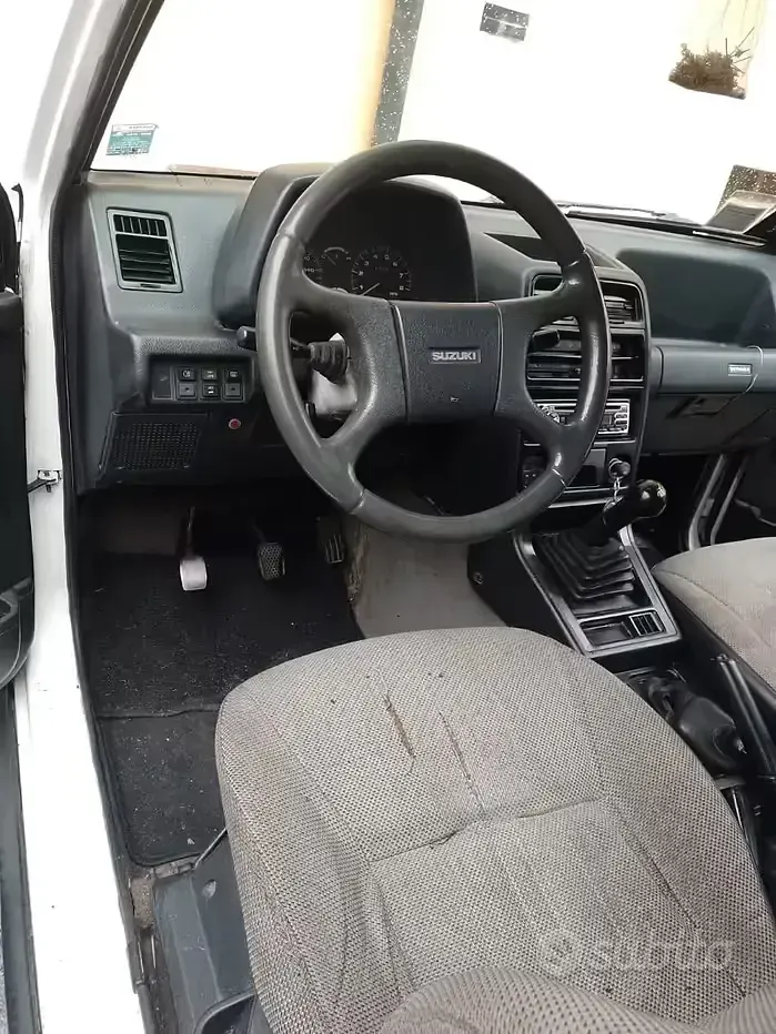 Usata Suzuki Vitara 75 CV (55 kW) 1989 Bianco SUV