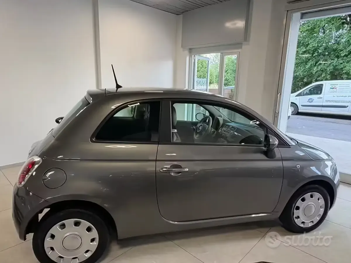 Usado Fiat 500 Lounge 95 CV (69 kW) 2017 Gris Berlina