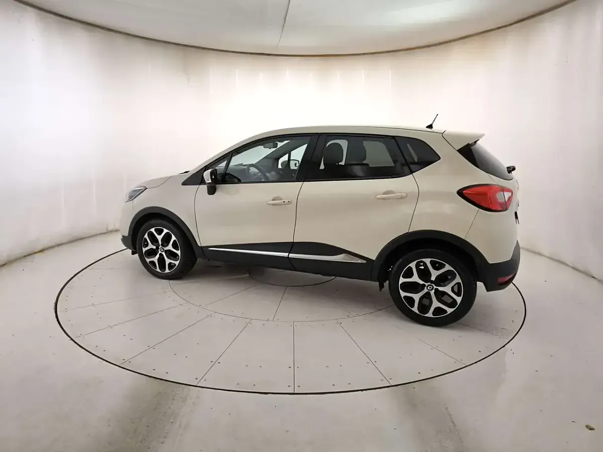 Usata Renault Captur 90 CV (66 kW) 2014 Beige cognac met. SUV