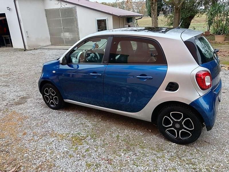 Usata Smart ForFour Prime 71 CV (52 kW) 2014 Utilitaria