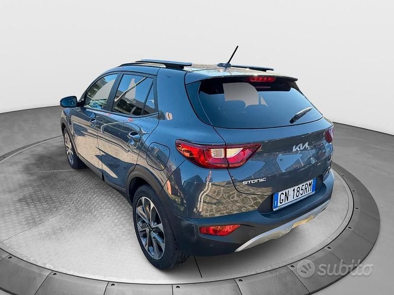 Usata Kia Stonic Style 120 CV (88 kW) 2023 Grigio SUV