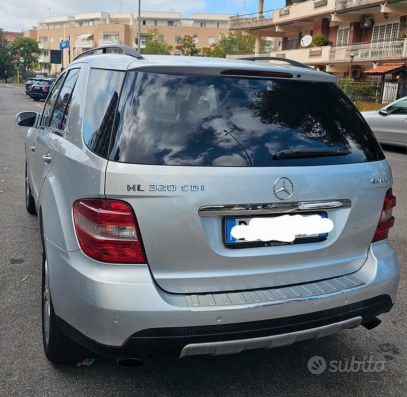 Usata Mercedes ML320 224 CV (164 kW) 2008 Grigio SUV