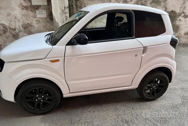 Usata Ligier Myli 60 kW (82 CV) 2024 Bianco Utilitaria