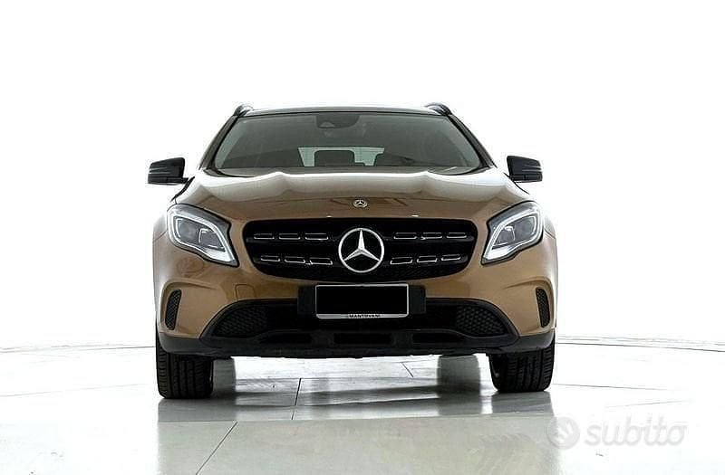 Usata Mercedes GLA200 Premium 136 CV (100 kW) 2018 Marrone SUV