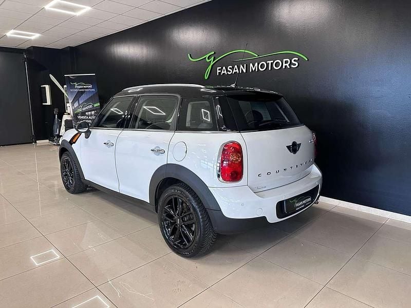 Usata Mini Cooper D 111 CV (81 kW) 2014 Bianco Utilitaria
