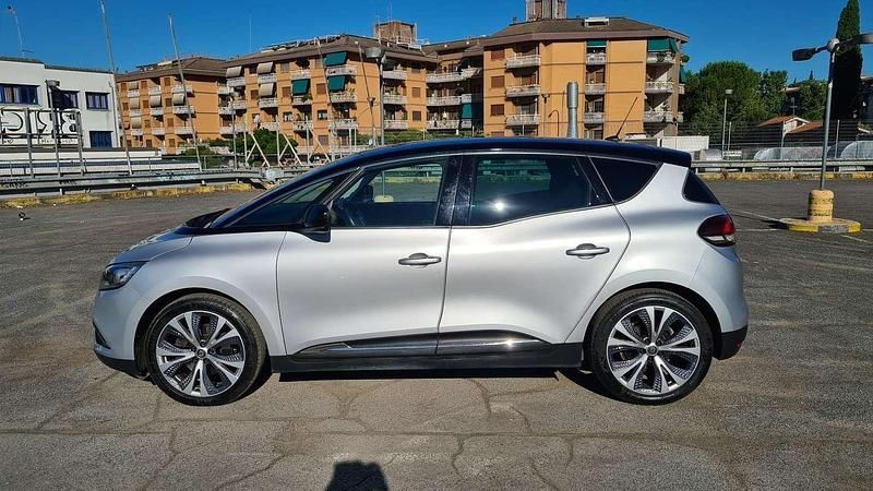 Usata Renault Scénic IV Intens 120 CV (88 kW) 2019 Grigio Monovolume