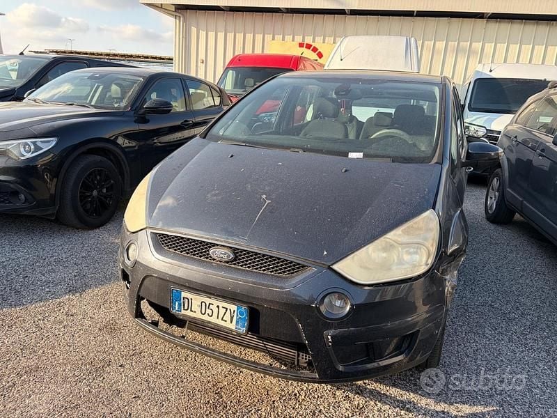Usata Ford S-MAX Titanium 131 CV (96 kW) 2008 Grigio Monovolume