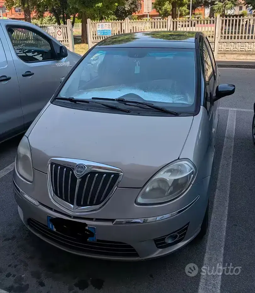 Usata Lancia Musa 77 CV (56 kW) 2012 Grigio Monovolume