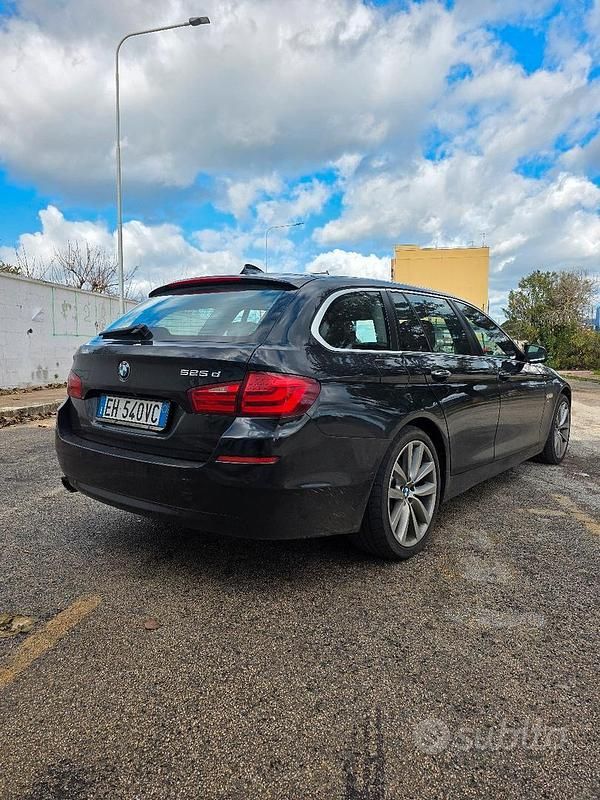 Usata BMW 525 Comfort Edition 218 CV (160 kW) 2011 Nero Station wagon