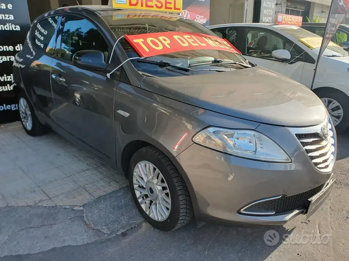 Usata Lancia Ypsilon Gold 95 CV (69 kW) 2015 Grigio Utilitaria