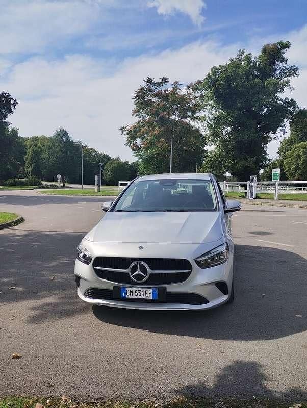Usata 2023 Mercedes B180 Advanced Monovolume | 26.000 € (Super prezzo) - Immagine 1/4
