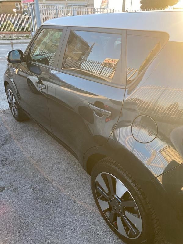 Usata Kia Soul 135 CV (99 kW) 2017 Blu SUV