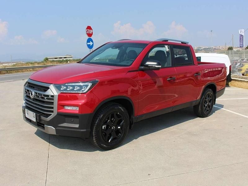 Nuova Ssangyong (KGM) Rexton 201 CV (147 kW) 2025 Rosso SUV