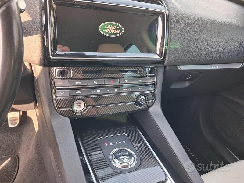 Usata Jaguar F-Pace R-Sport 180 CV (132 kW) 2016 Nero SUV