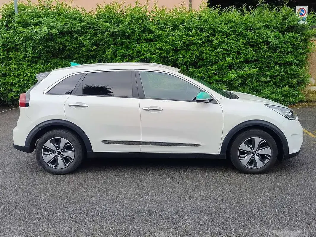 Usata Kia Niro Premium 105 CV (77 kW) 2018 Bianco SUV