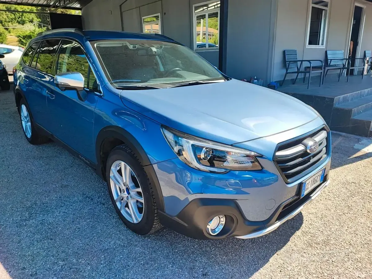 Usata Subaru Outback Premium 175 CV (128 kW) 2020 Blu Station wagon
