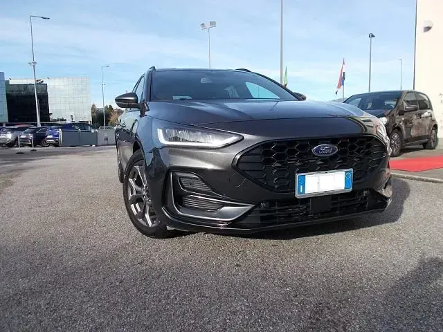 Usata Ford Focus ST-Line 125 CV (91 kW) 2022 Antracite / metallizzato Station wagon