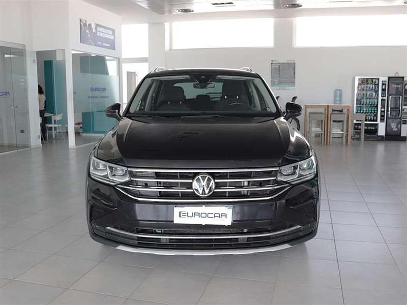 Usata VW Tiguan Elegance 150 CV (110 kW) 2023 Nero / black SUV