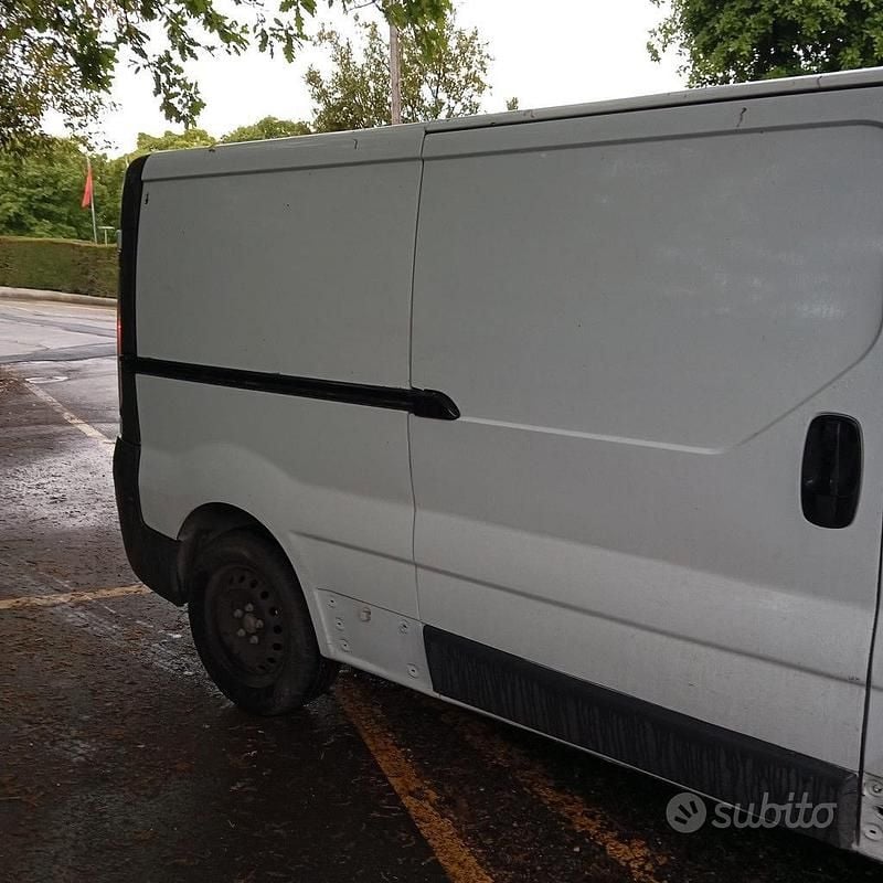 Occasion Renault Traffic 100 PK (73 kW) 2005 Wit Sedan
