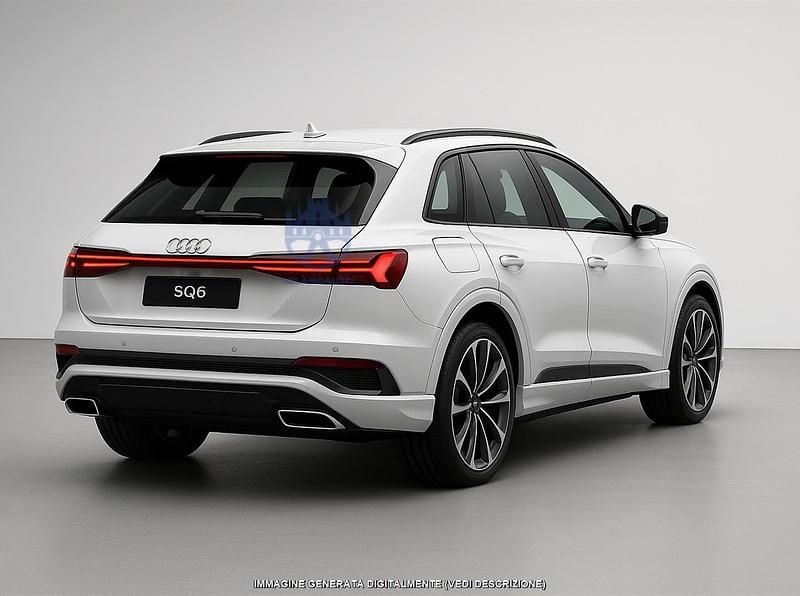 Usata Audi SQ6 e-tron Ambiente 359 kW (489 CV) 2025 Bianco SUV