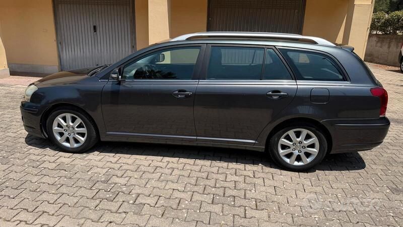 Usata Toyota Avensis 150 CV (110 kW) 2008 Station wagon