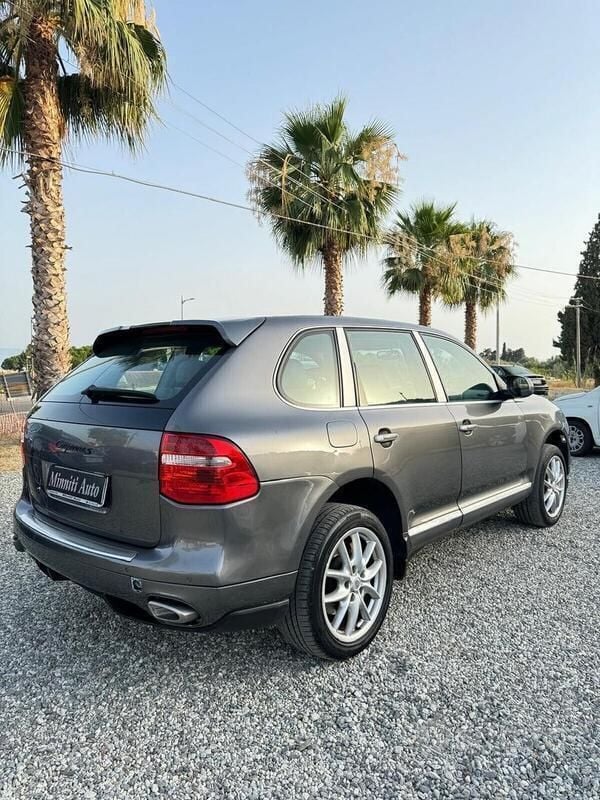 Usata Porsche Cayenne 239 CV (175 kW) 2009 Grigio SUV