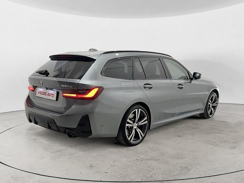 Usata BMW 330e M Sport 292 CV (214 kW) 2023 Grigio Station wagon