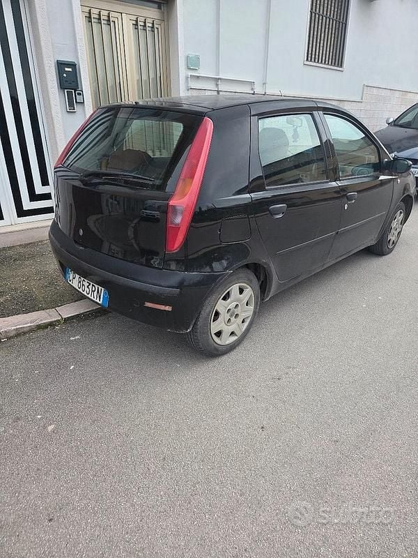 Usata Fiat Punto 70 CV (51 kW) 2004 Nero Utilitaria