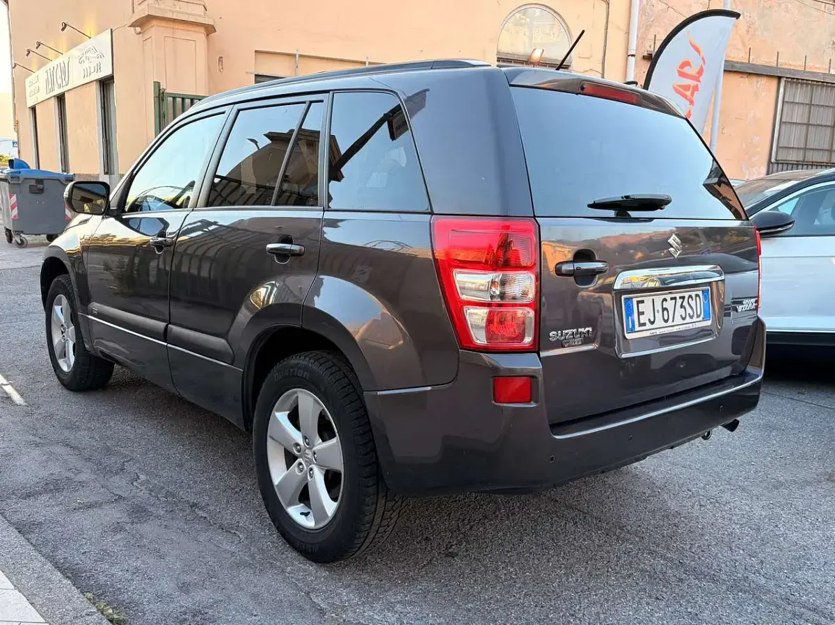 Usata Suzuki Grand Vitara 129 CV (94 kW) 2011 Nero SUV