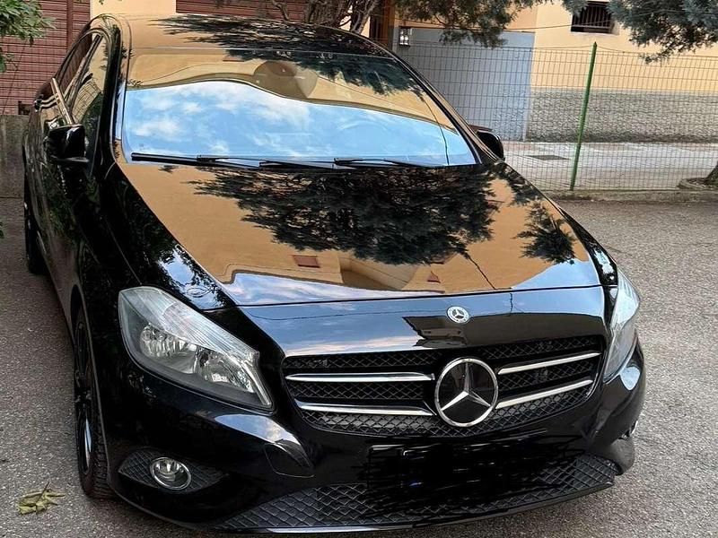 Begagnad Mercedes 180 109 HK (80 kW) 2013 Svart Sedan