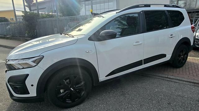 Usata Dacia Jogger Extreme 140 CV (102 kW) 2023 Bianco Monovolume