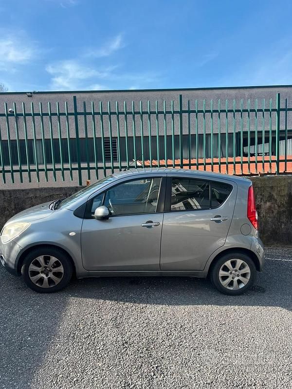 Usata Opel Agila 86 CV (63 kW) 2011 Utilitaria