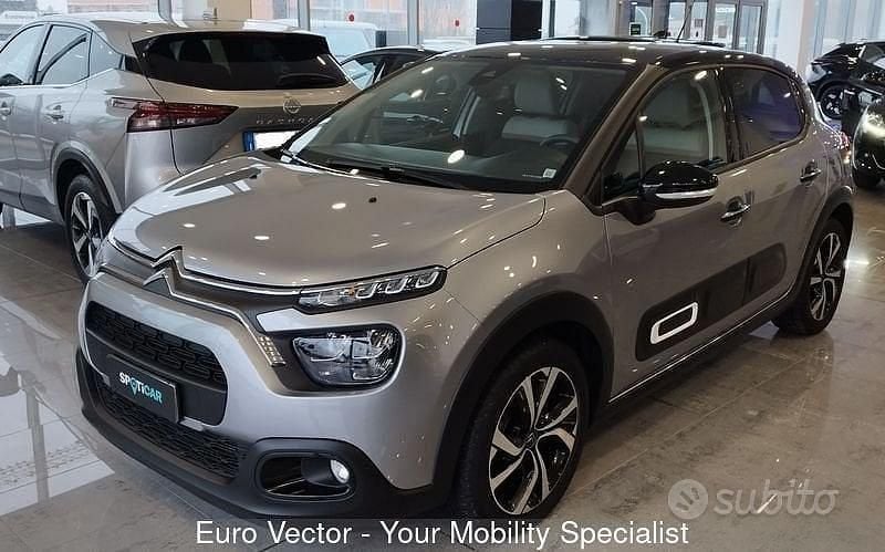 Usata Citroën C3 PureTech 110 CV (80 kW) 2023 Grigio argento/tetto nero Utilitaria