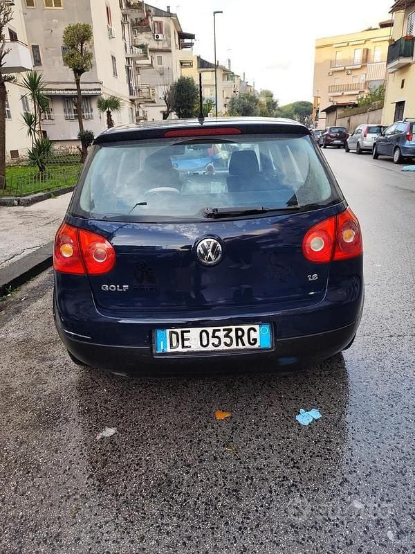 Usata VW Golf 102 CV (75 kW) 2007 Blu Berlina