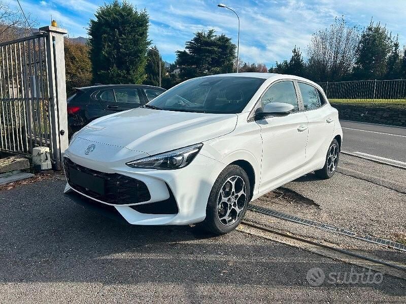 Usata MG MG3 Comfort 194 CV (142 kW) 2024 Bianco Utilitaria