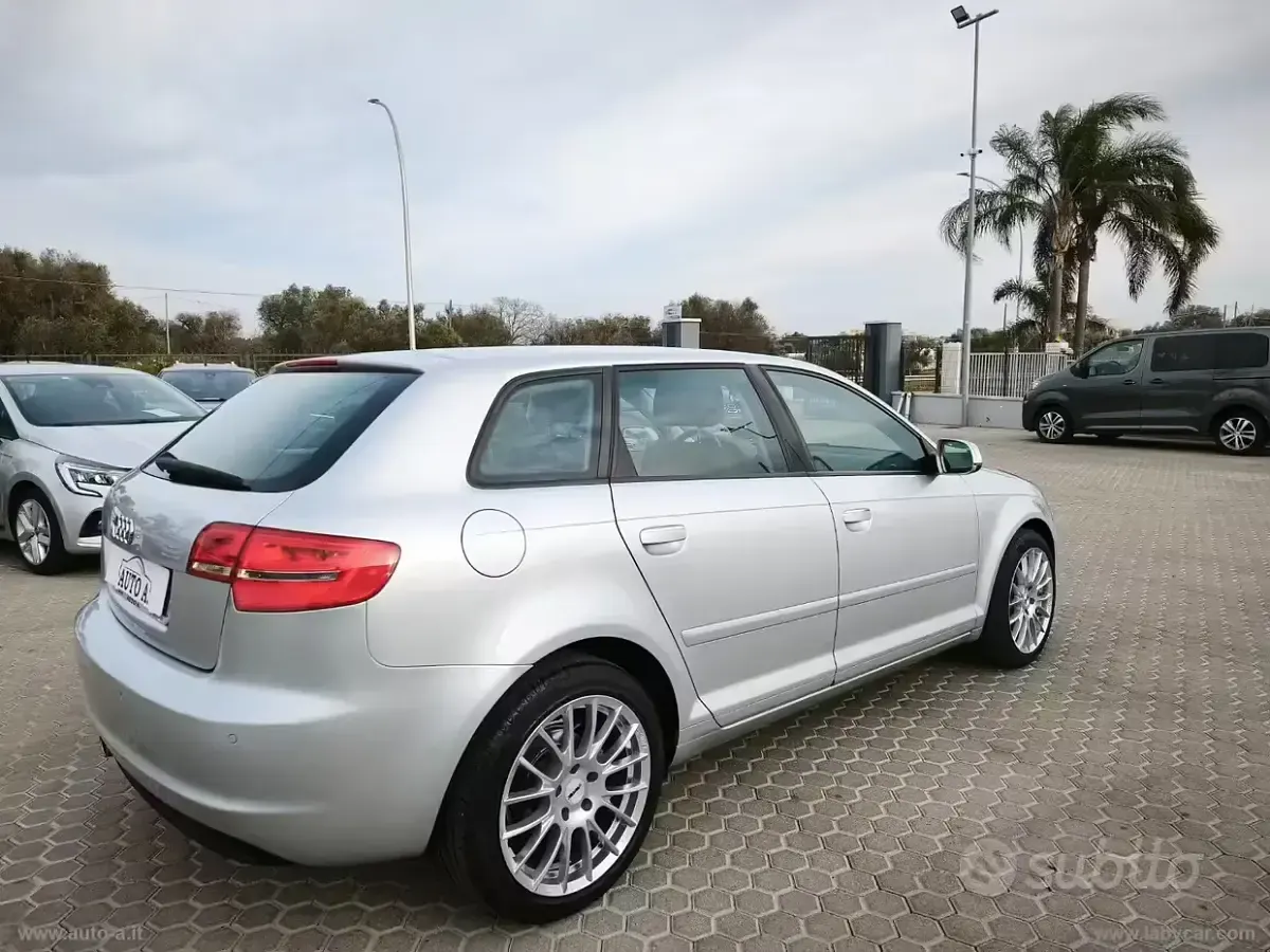 Usata Audi A3 Ambition 105 CV (77 kW) 2010 Grigio Utilitaria