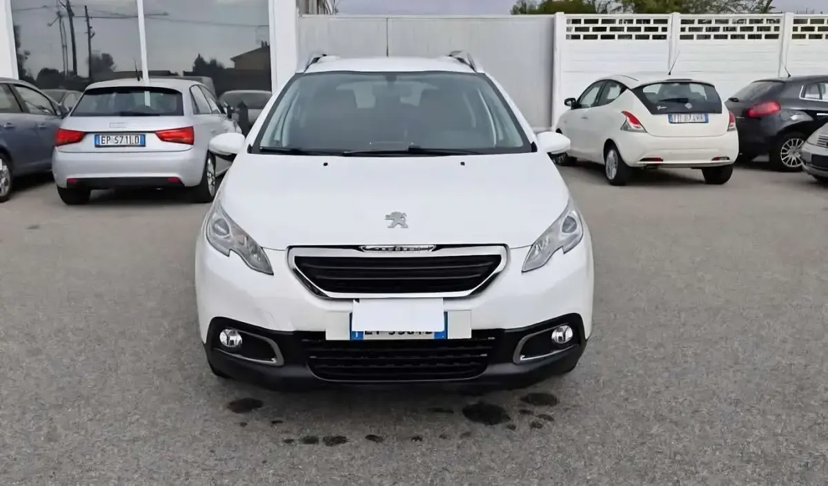 Usata Peugeot 2008 Allure 92 CV (67 kW) 2014 Bianco SUV