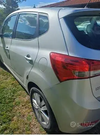 Usata Hyundai ix20 90 CV (66 kW) 2011 Grigio Utilitaria