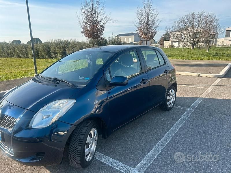 Usata Toyota Yaris 2008 Blu Utilitaria