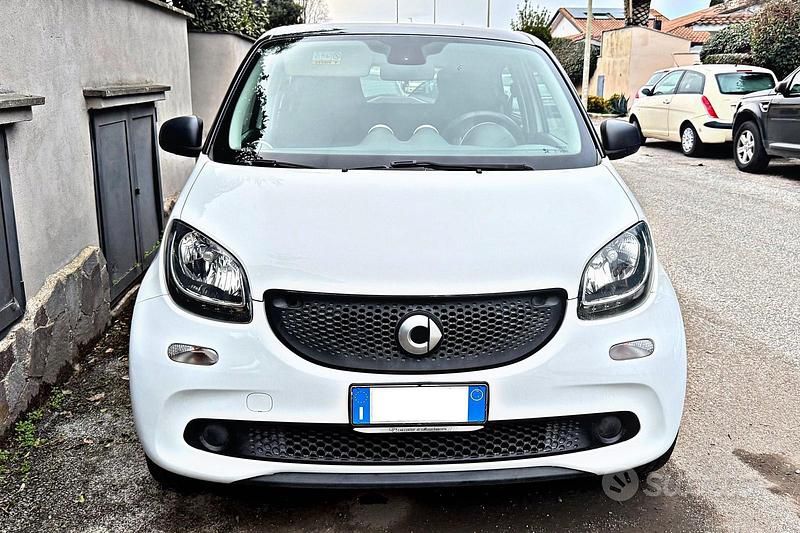 Usata Smart ForFour 71 CV (52 kW) 2014 Bianco Utilitaria