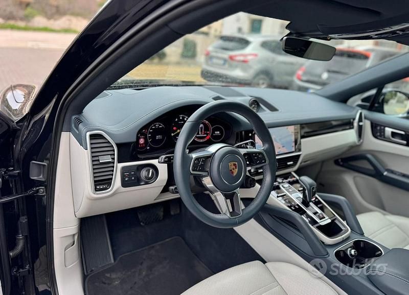 Usata Porsche Cayenne 462 CV (339 kW) 2022 Blu SUV