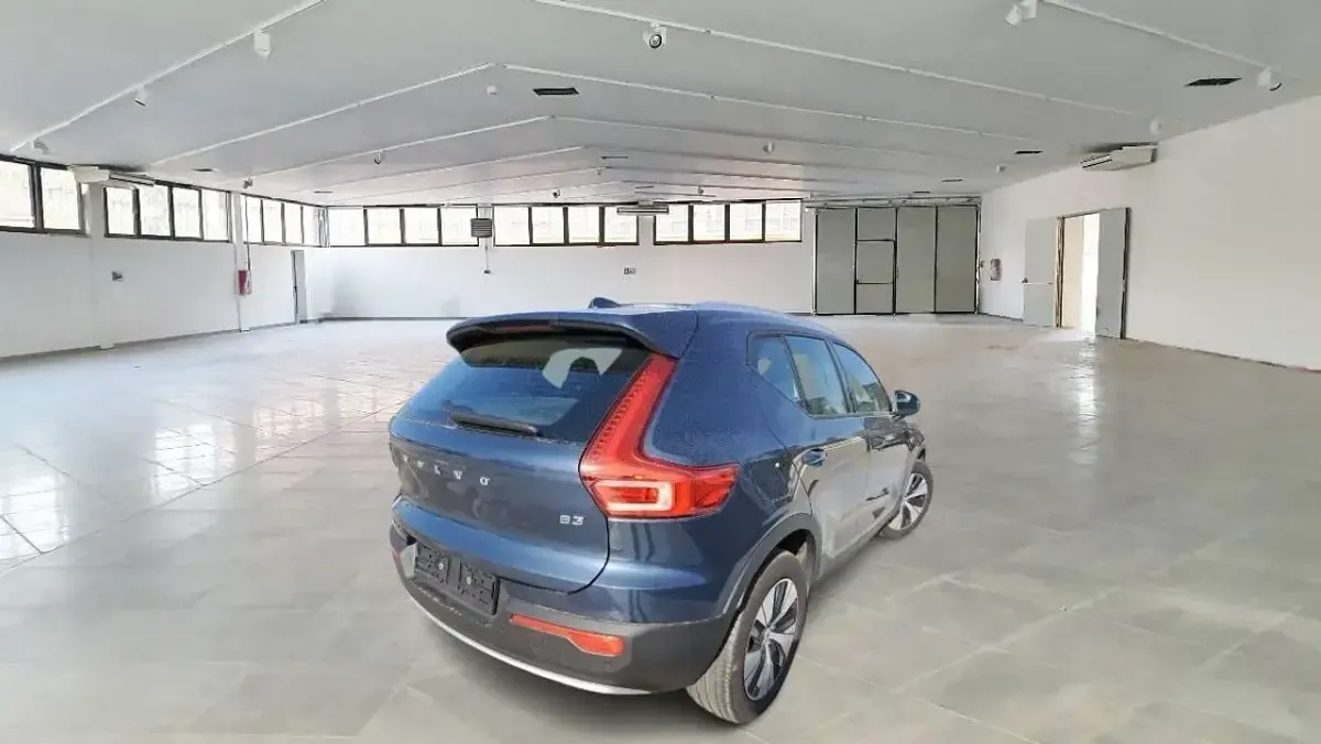 Usata Volvo XC40 Core 163 CV (119 kW) 2025 Denim blue metallizzato SUV