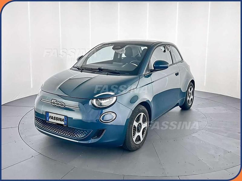 Usata Fiat 500e Action 69 kW (95 CV) 2022 Blu Berlina