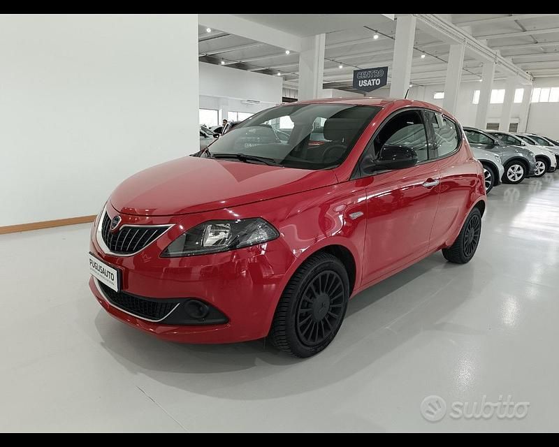 Gebraucht Lancia Ypsilon Gold 69 PS (50 kW) 2022 Rot Kleinwagen