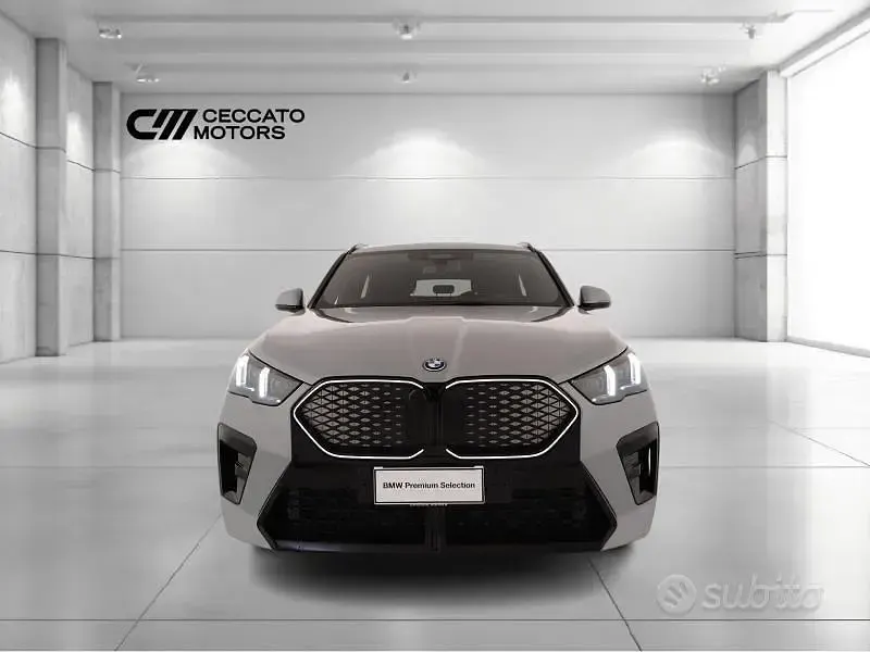 Usata BMW iX2 M Sport 230 kW (313 CV) 2025 Grigio SUV